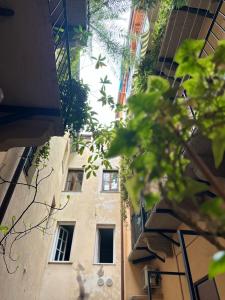 Το κτήριο όπου στεγάζεται  το διαμέρισμα