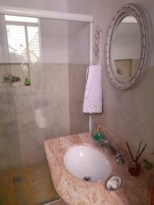 Ένα μπάνιο στο Casa de vidro