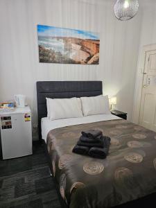 Ένα ή περισσότερα κρεβάτια σε δωμάτιο στο Minlaton Hotel