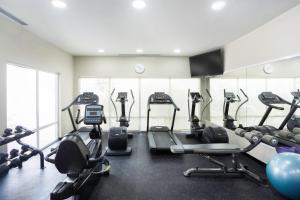 Fitness centrum a/nebo fitness zařízení v ubytování Fairfield by Marriott Los Cabos