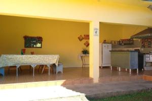 A cozinha ou cozinha compacta de Casa ampla, 2 qtos, varanda, região de Extrema