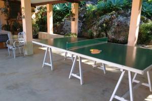 Pingue-pongue em Casa ampla, 2 qtos, varanda, região de Extrema ou nos arredores