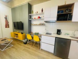 Kuhinja oz. manjša kuhinja v nastanitvi Loft en Chapinero con todo lo que necesitas !
