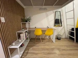 TV a/nebo společenská místnost v ubytování Loft en Chapinero con todo lo que necesitas !