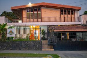 Volcano Hostal y Restaurante