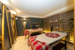 Postel nebo postele na pokoji v ubytování The Byzantium Suites Hotel & Spa
