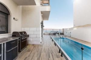 Sundlaugin á Villa Neil Yam Eilat eða í nágrenninu