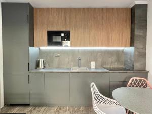 Nhà bếp/bếp nhỏ tại Valencia Gardens - Private apartment - BSR +11 ảnh