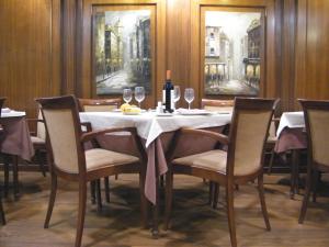 Restauracja lub miejsce do jedzenia w obiekcie Oca Ipanema Hotel