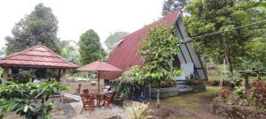 Zahrada ubytování Jon's Paradise Villa and Resto