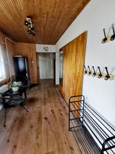 Televízia a/alebo spoločenská miestnosť v ubytovaní Dolce Weekend Balaton