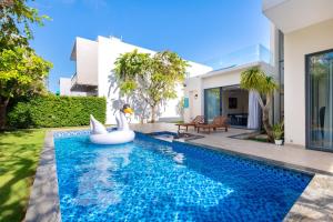 Πισίνα στο ή κοντά στο Palm Villa 36 (Luxury Villa inside Resort near The Sea)