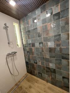 Koupelna v ubytování RELAX апартаменти - гр.ДИМИТРОВГРАД + 18 fotografií