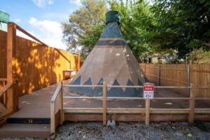 Mynd úr myndasafni af Moab RV Resort Glamping Tipi OK56 í Moab