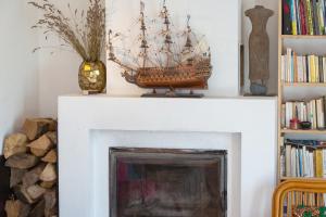 Gallery image of Belle grande maison vue mer in Tréogat