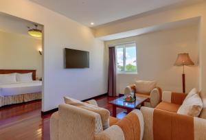 TV a/nebo společenská místnost v ubytování Khách sạn Park Hotel Dalat