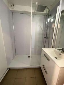 Kúpeľňa v ubytovaní Ref 564 Seignosse océan, bel appartement VUE MER , proche plage et centre, 4 personnes