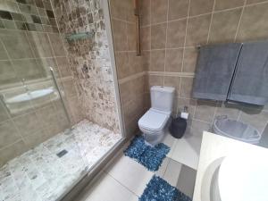 Santorini A-Block Penthouse的一间浴室
