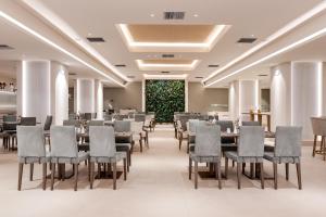 Χώρος καθιστικού στο Holiday Inn Thessaloniki