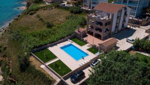 Bazén v ubytovaní Pool Apartment Galeb alebo v jeho blízkosti