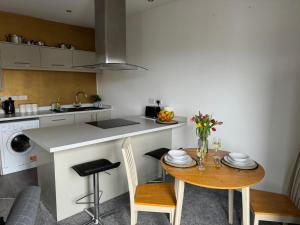 Η κουζίνα ή μικρή κουζίνα στο Quayside Apartment -2 Bedrooms - Sleeps 4
