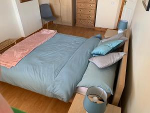 Letto o letti in una camera di Tramore Holidays