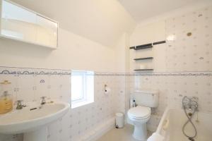 Koupelna v ubytování Harvest Cottage + 18 fotografií