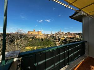 Balcone o terrazza di SKYLINE- 3 Apartments with view