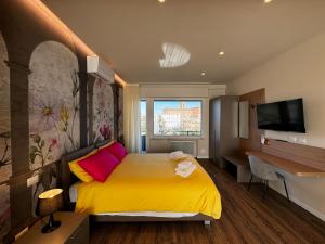 Letto o letti in una camera di SKYLINE- 3 Apartments with view