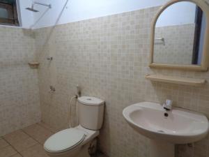 Ένα μπάνιο στο Saranga Holiday Inn +29 φωτογραφίες