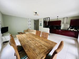 Gallery image of Appartement Confort 4 Pers. avec Terrasse et Jardin - Proche Centre Cambo - FR-1-495-135 in Cambo-les-Bains