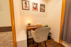 Afbeelding uit fotogalerij van New Open 天神橋筋六丁目駅徒歩1分 バーカウンター付き一軒家 天満居酒屋街徒歩3分 梅田 難波10分 in Osaka