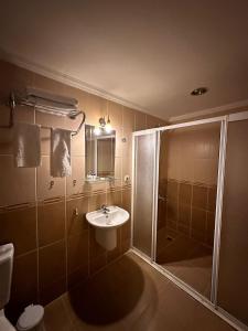 Koupelna v ubytování Minabir Otel