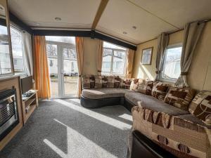 Istumisnurk majutusasutuses Lovely 6 Berth Caravan With Free Wifi At Sand Le Mere, Yorkshire Ref 71011c