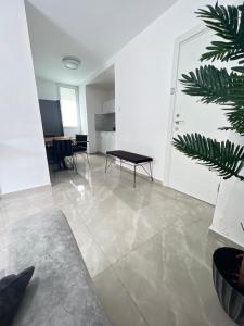 Afbeelding uit fotogalerij van סוויטת קריית צאנז in Netanya