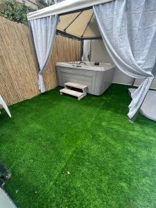 Afbeelding uit fotogalerij van סוויטת קריית צאנז in Netanya