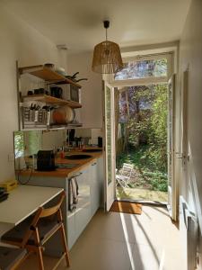 Kuhinja oz. manjša kuhinja v nastanitvi Studio Montmartre