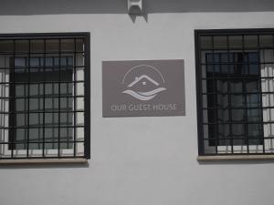 Certifikát, hodnocení, plakát nebo jiný dokument vystavený v ubytování Our Guest House