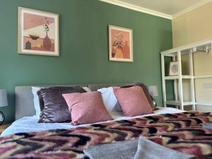 Cama o camas de una habitación en Comfortable 3 Bed Perfect For Contractors