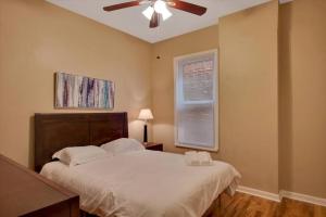 Gallery image of Lovely Unit in Historic SW Garden - 3 Queen beds in Clifton Heights +12 photos