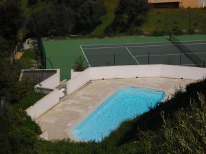 Bazén v ubytování T3 en rdj pour 6 pers dans résidence avec piscine nebo v jeho okolí