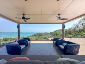 Φωτογραφία από το άλμπουμ του Cape Height 4-bedroom Seaview Luxury Pool Villa σε Ban Bang La