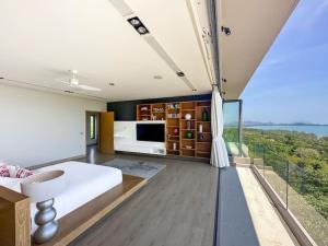 Φωτογραφία από το άλμπουμ του Cape Height 4-bedroom Seaview Luxury Pool Villa σε Ban Bang La