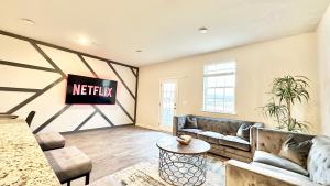 Posezení v ubytování Luray Caverns New Townhome with 3 bedrooms with 1500sqft