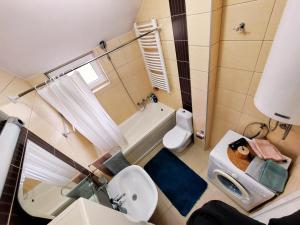Bilik mandi di XO Apartman