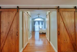 Foto dalla galleria di Pet friendly with Fireplace, Near Kasoag Snow Trail a Altmar Altre 19 foto