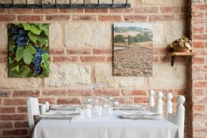 Foto dalla galleria di Agriturismo Le Tre Rose - Cantina Zanello a Rosignano Monferrato