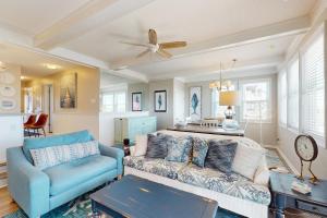 Gallery image of Relax to the Max in Emerald Isle
