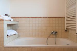 Bagno di Agriturismo Le Tre Rose - Cantina Zanello