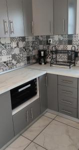 A kitchen or kitchenette at Wooden beach house / Nea Roda, Halkidiki